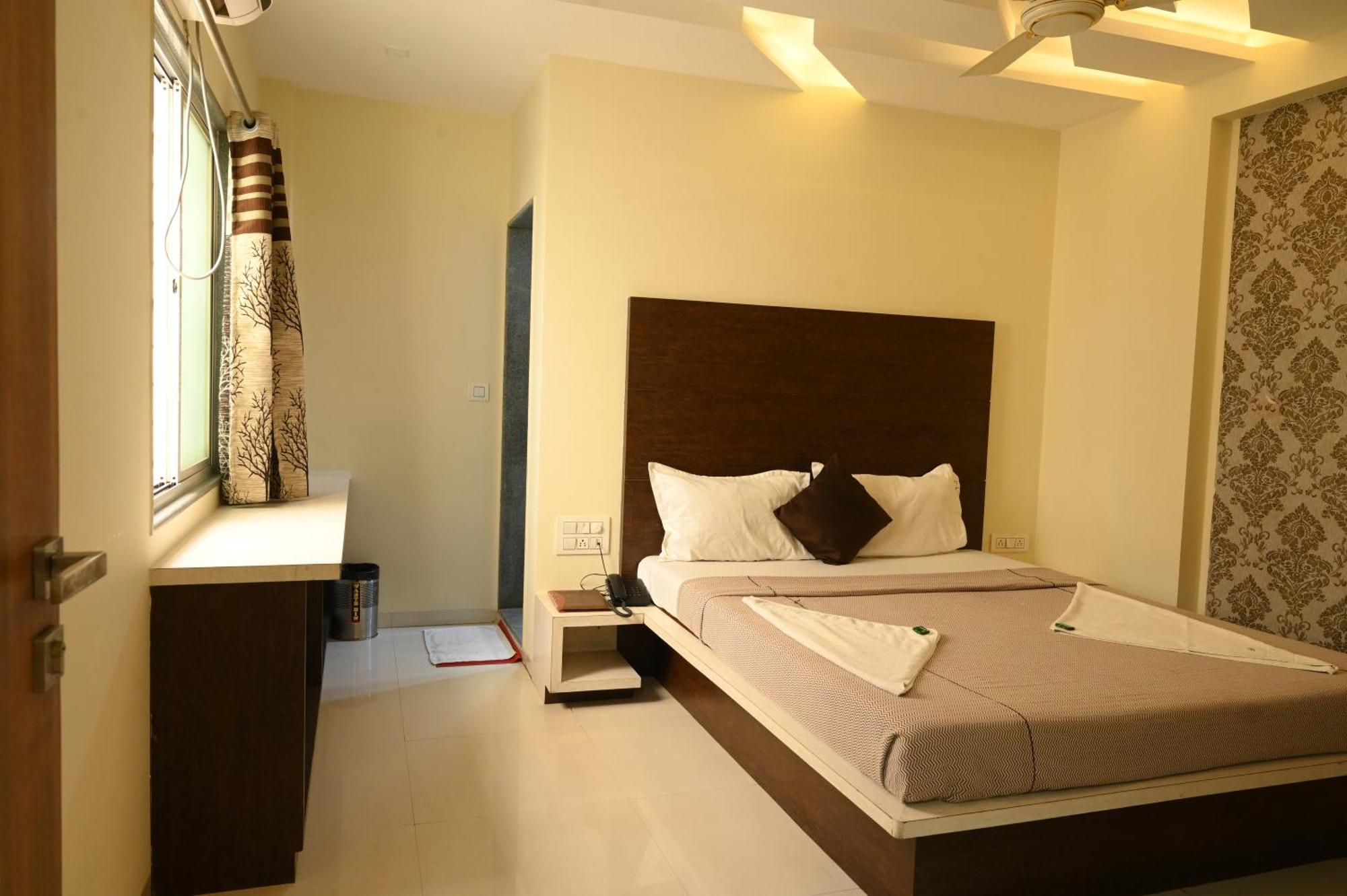 Hotel Ramkrishna Inn Kolhapur Eksteriør billede