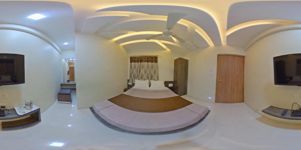 Hotel Ramkrishna Inn Kolhapur Eksteriør billede