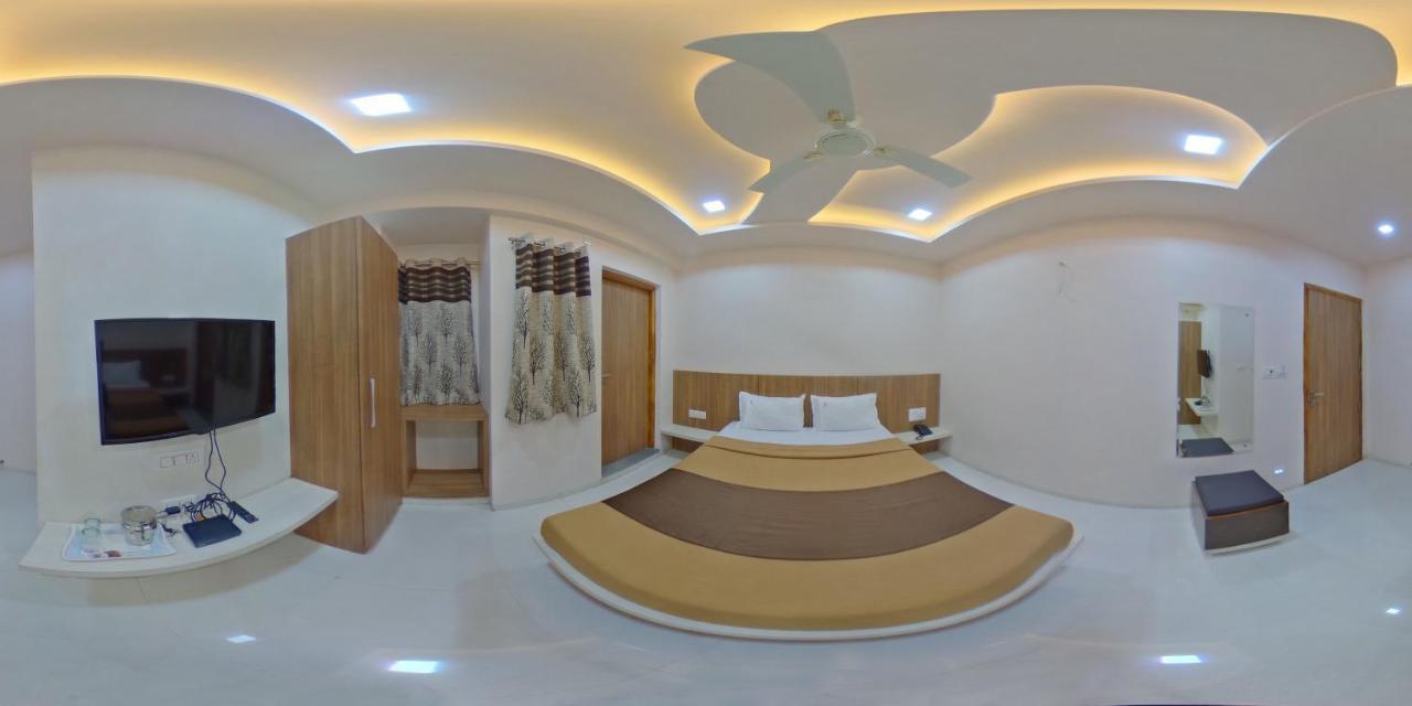 Hotel Ramkrishna Inn Kolhapur Eksteriør billede